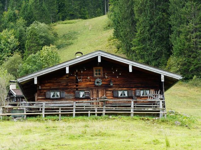 Expert immobilier en Savoie 1 Estimer la valeur d'un chalet d'Alpage